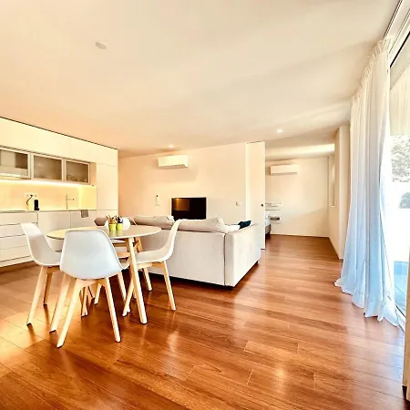 Appartement Bombarda 250 E *