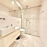 Bombarda 250 E Apartment